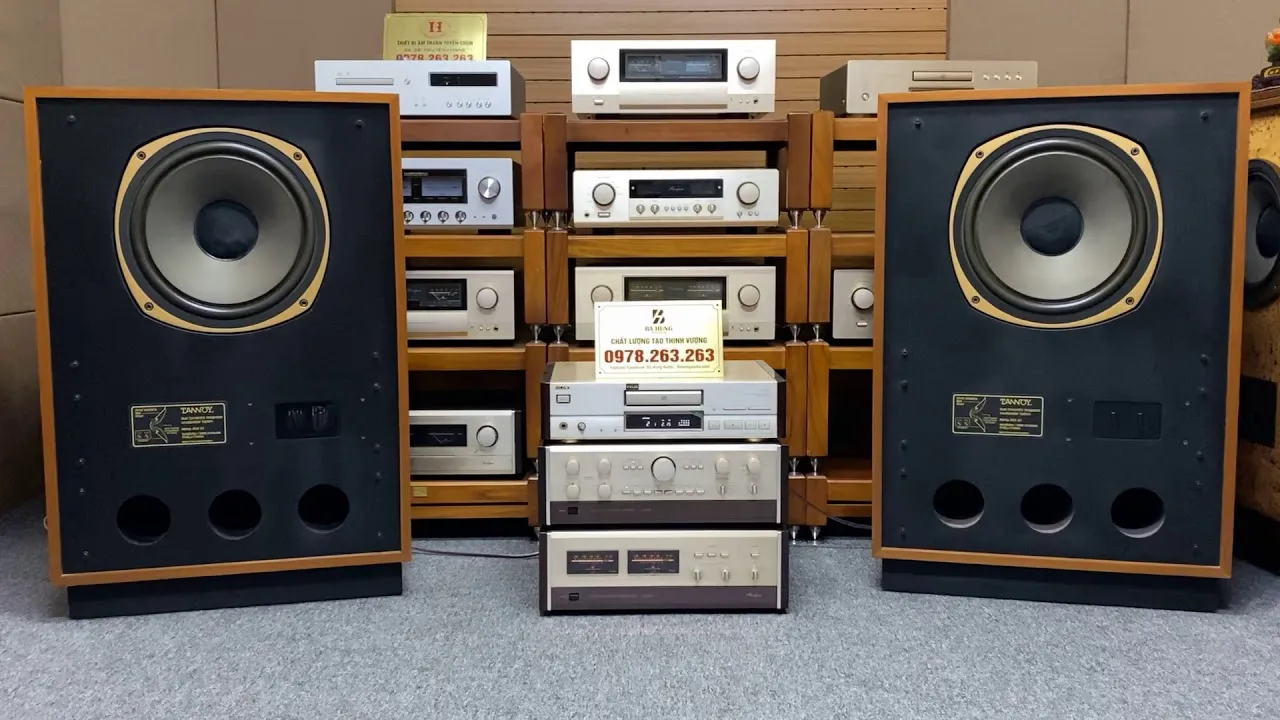Bộ loa kết hợp với thiết bị âm thanh cao cấp