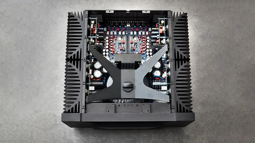 gryphon_40_003.jpg (495 KB)