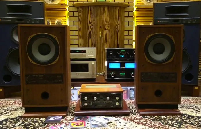 Loa Tannoy Super Red Monitor SRM 12 B